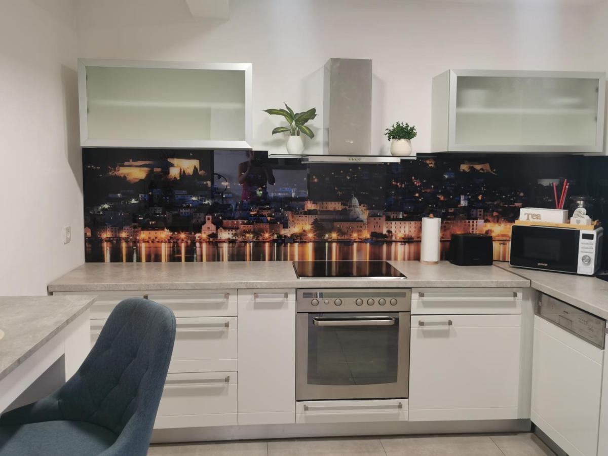 *Enjoy* Apartment Sibenik Bagian luar foto