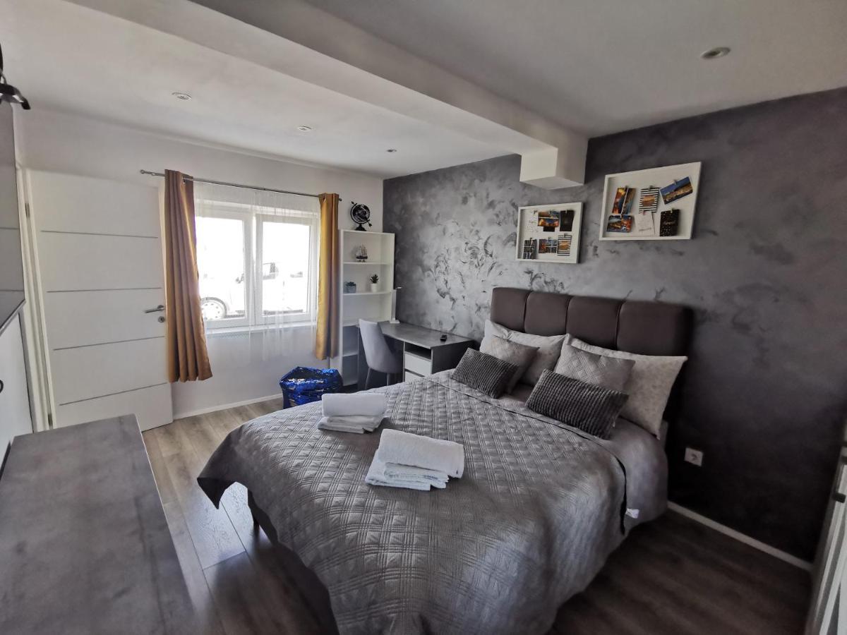 *Enjoy* Apartment Sibenik Bagian luar foto
